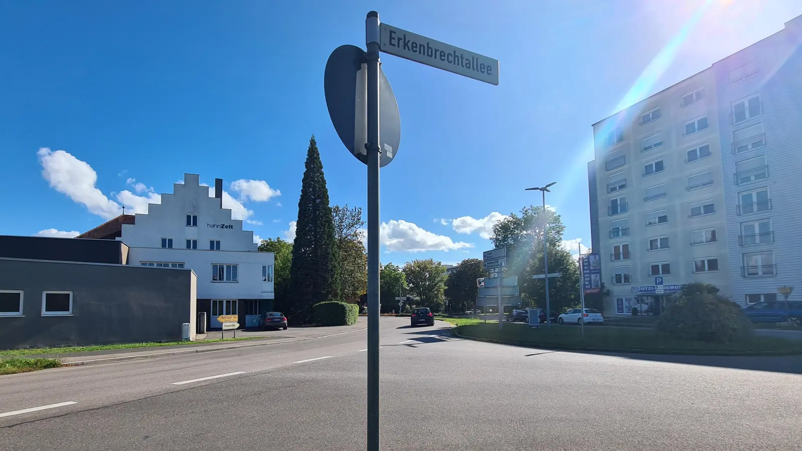 Der Verkehrsknotenpunkt in der Erkenbrechtallee in Bad Windsheim soll übersichtlicher werden. (Foto: Anna Franck)