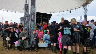 Wehmütiger Abschied nach fünf tollen Tagen: Hinter den Summer-Breeze-Besuchern liegt, von wenigen Ausnahmen abgesehen, ein friedliches Festival. (Foto: Kai Schlichtermann)