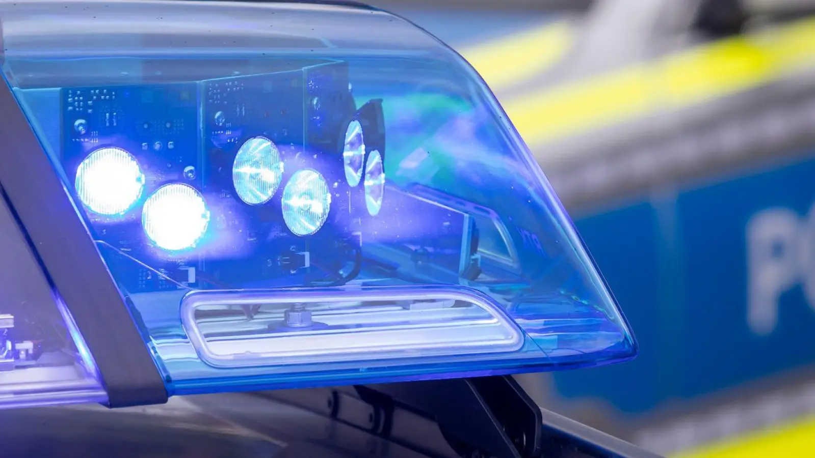 Die Beamten ermitteln nach dem Vorfall wegen etlicher Delikte. (Symbolbild) (Foto: Daniel Karmann/dpa)