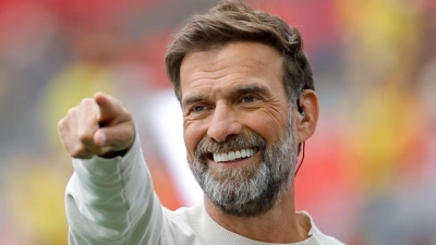 Jürgen Klopp ist bei der WM schon in einer Rolle als Schattenbundestrainer.  (Foto: Peter Klaunzer/Keystone/dpa)