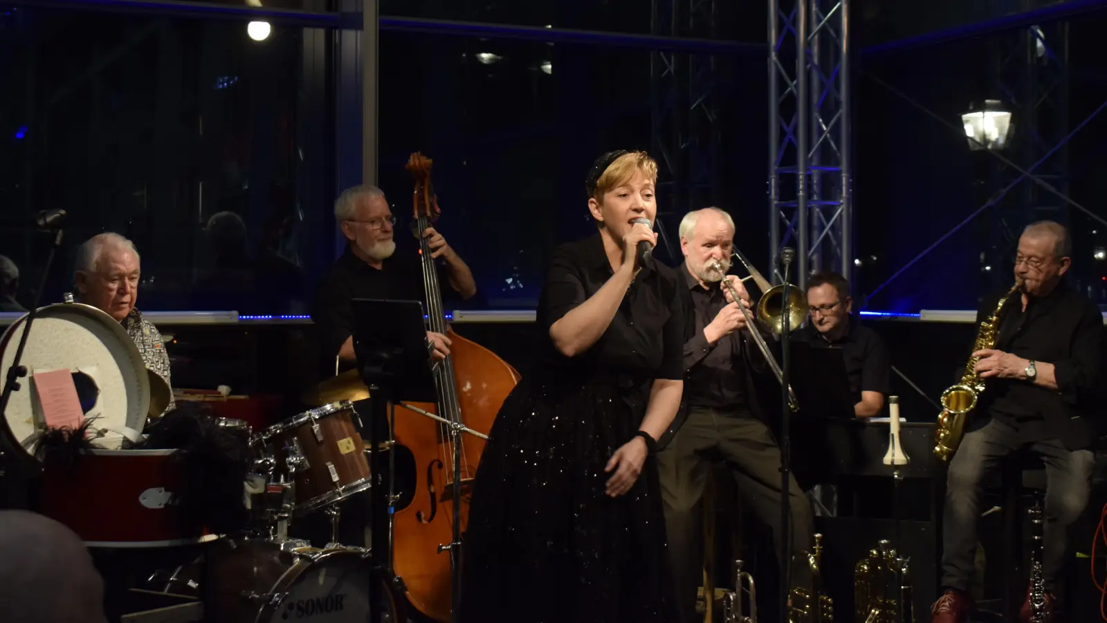 Im Theater Ansbach begeisterten The Dornbirds das Publikum mit berühmten Jazz-Kompositionen und seltener gehörten Melodien. (Foto: Christina Özbek)