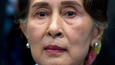 Insgesamt wurde Aung San Suu Kyi bereits zu 26 Jahren Haft verurteilt. (Foto: Peter Dejong/AP/dpa)