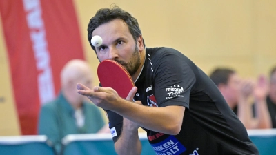 Der Windsbacher Bojan Tokic bog im Einzel einen 0:2-Satzrückstand noch um. (Foto: Martin Rügner)