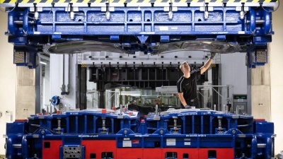 Vorgesehen ist bisher, dass die Körperschaftsteuer ab 2028 schrittweise sinkt. (Symbolbild) (Foto: Sebastian Kahnert/dpa)