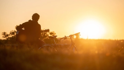 Abschied vom Sommer: Wenn die Abende kürzer werden und die Hitze sich legt, bleibt ein Gefühl von Wehmut. (Foto: Sebastian Gollnow/dpa/dpa-tmn)