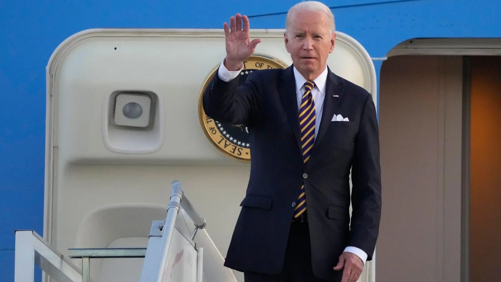 US-Präsident Joe Biden bei seiner Ankunft in Helsinki. (Foto: Sergei Grits/AP/dpa)