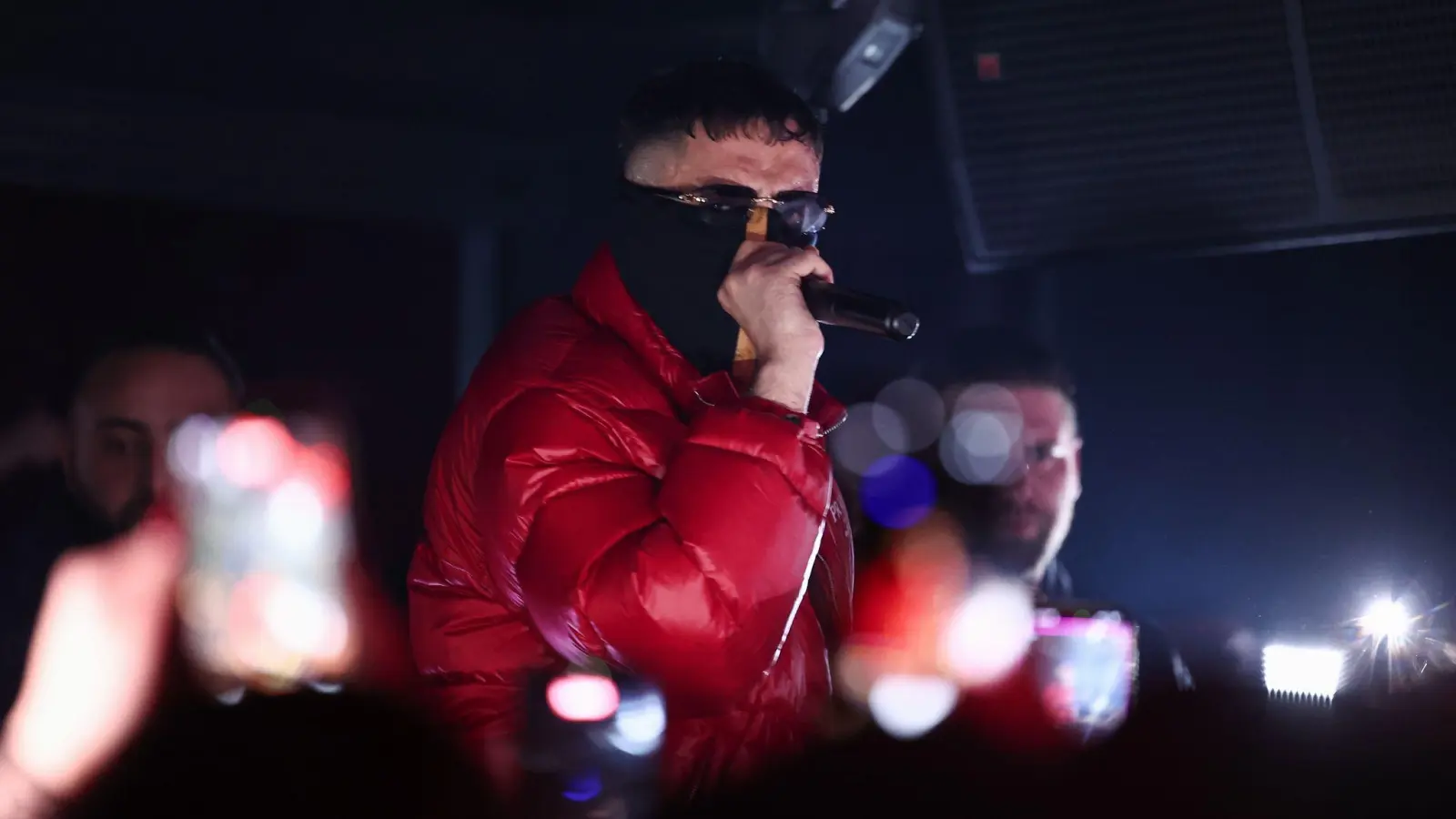 Haftbefehl feiert am Freitag seine mit Spannung erwartete Ballermann-Premiere. (Foto: Hannes P. Albert/dpa)