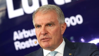 Lufthansa-Vorstandschef Carsten Spohr hat große Pläne am Münchner Flughafen. (Foto: Karl-Josef Hildenbrand/dpa)