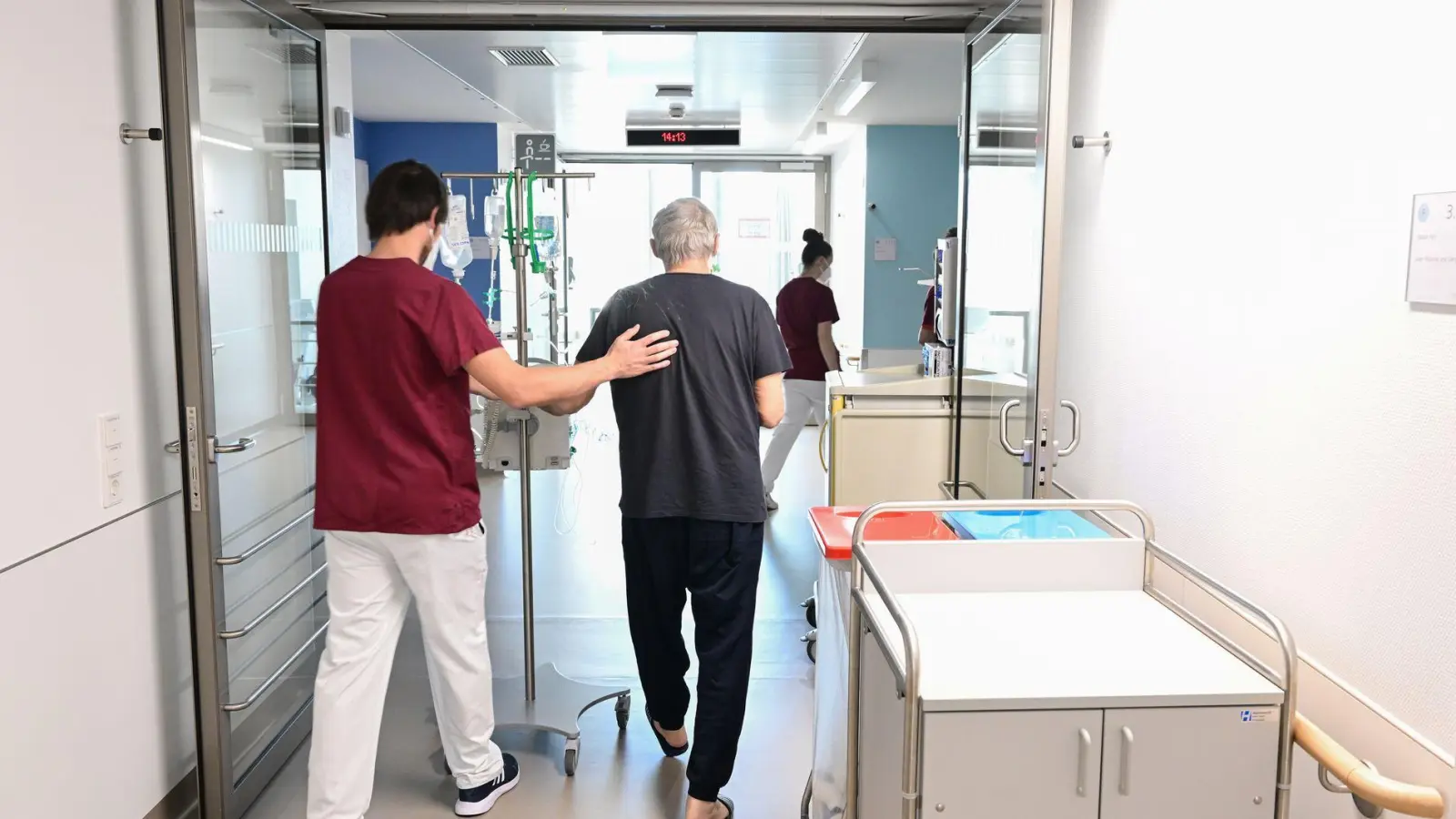 Schlechte Erfahrungen, die Sorge vor Kontrollverlust oder vor Komplikationen: All das kann zu Krankenhausangst führen.  (Foto: Bernd Weißbrod/dpa/dpa-tmn)