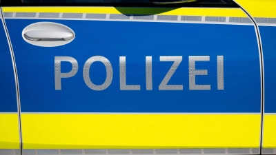 Die Polizei sucht Zeugen: Drei Jugendliche sollen einen Schüler auf dem Heimweg angegriffen und bedroht haben. (Symbolbild) (Foto: Sven Hoppe/dpa)