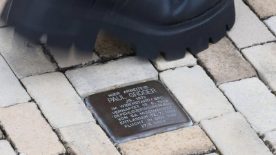 In Heidenau sollen künftig keine Stolpersteine mehr im öffentlichen Straßenraum verlegt werden.  (Foto: Robert Michael/dpa)