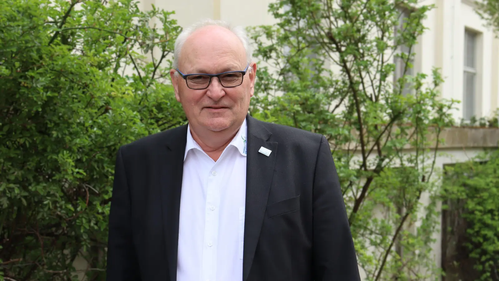Willi Albrecht möchte im kommenden Jahr erneut als Bürgermeister in das Weidenbacher Rathaus einziehen. (Foto: Antonia Müller)