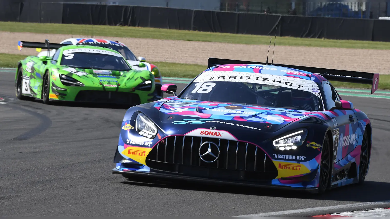 Der Mercedes von Maximilian Götz und Kevin Tse in Donington.