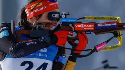 Verpasste beim Weltcup-Einzel von Antholz knapp das Podest: Vanessa Voigt. (Foto: Alessandro Trovati/AP/dpa)