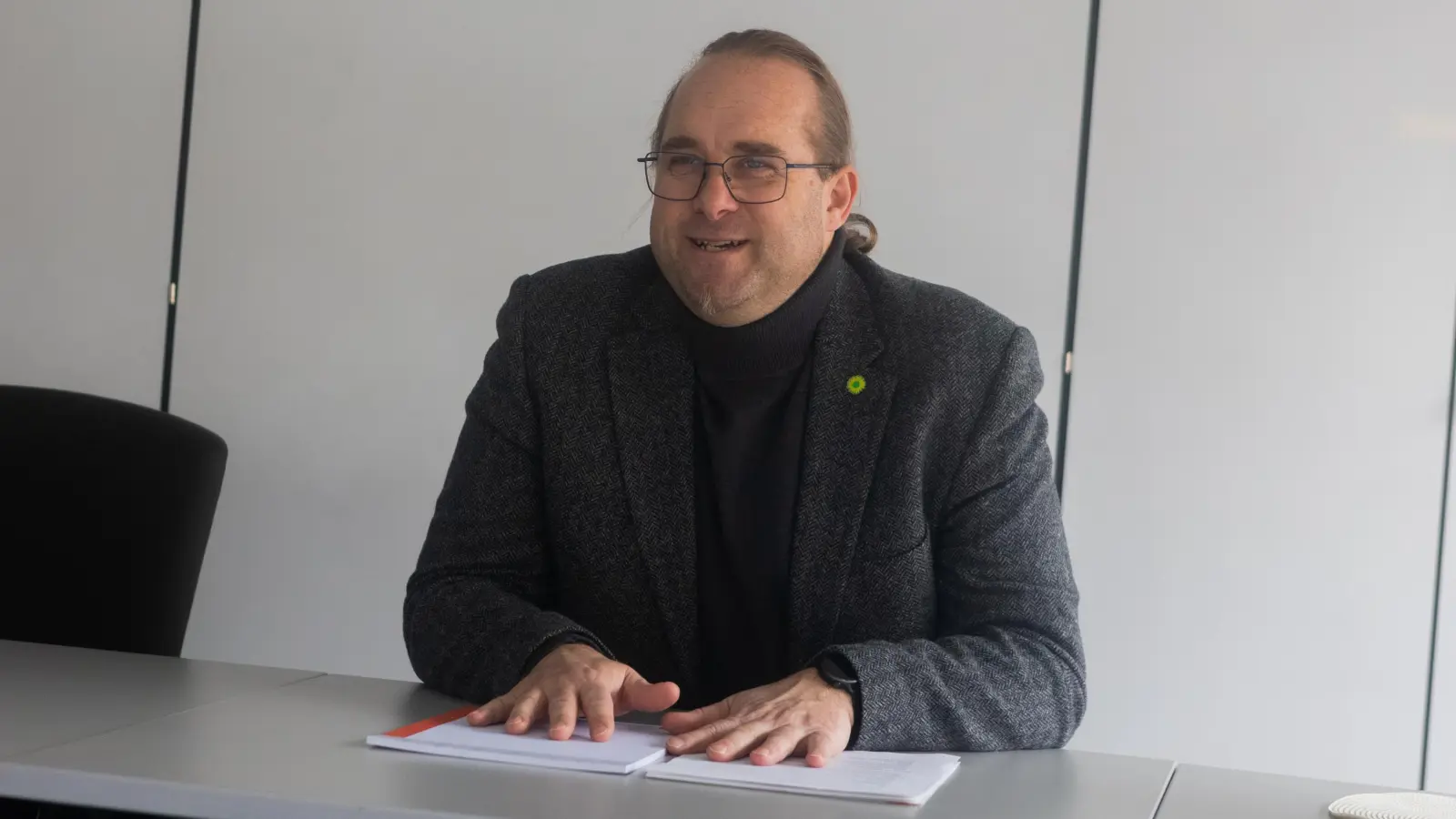 Wenn Oliver Rühl die Wahl gewinnt, ist er der Oberbürgermeister und nicht der grüne Oberbürgermeister. So kündigt er es an. (Foto: Evi Lemberger)