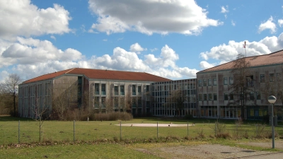 Sorgenvolle Blicke sind auf die ANregiomed Klinik in Dinkelsbühl gerichtet. (Archivbild: Markus Weinzierl)