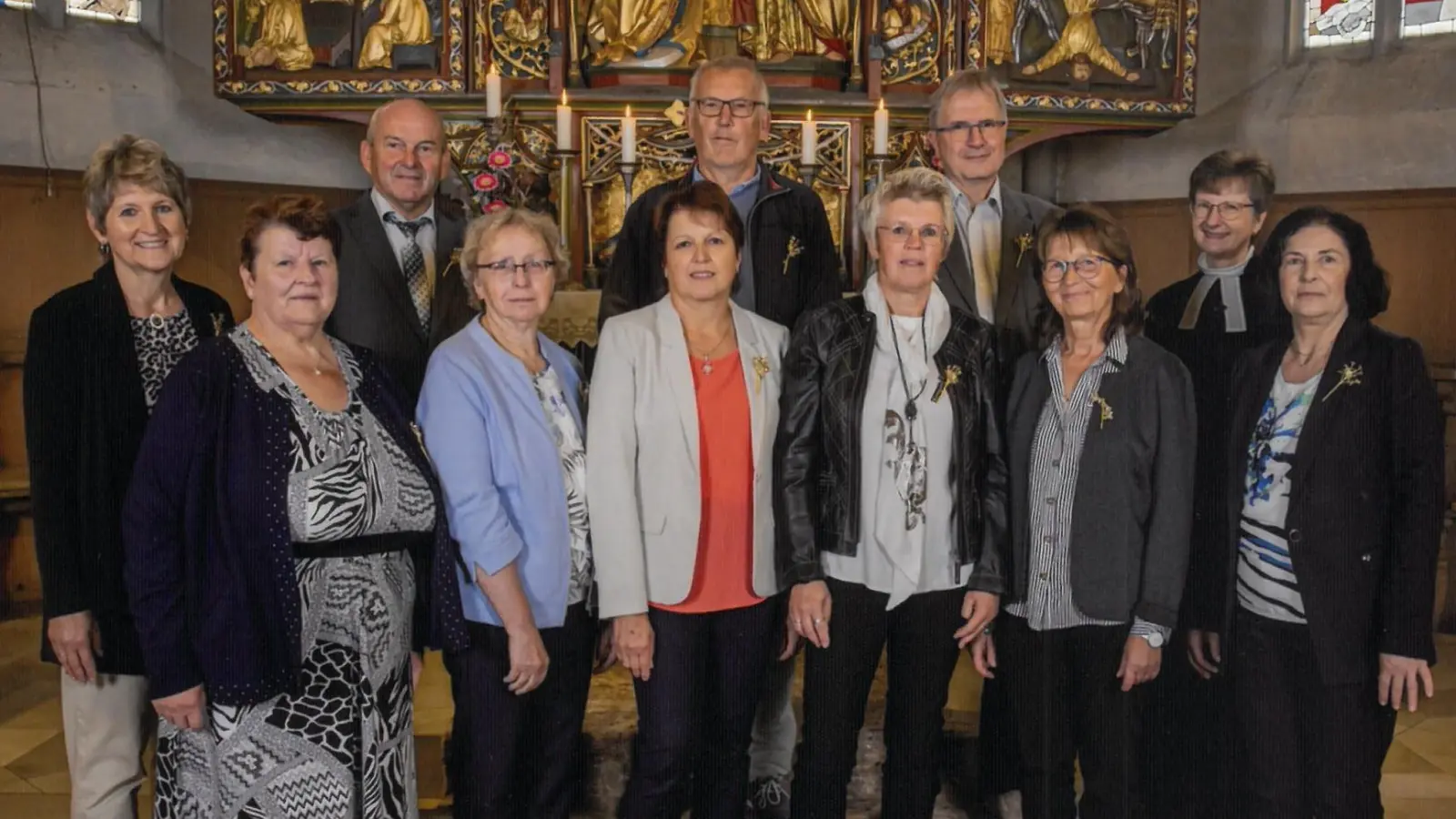 Ihr goldenes Konfirmationsjubiläum feierten zehn Frauen und Männer aus Weiltingen, Veitsweiler, Ruffenhofen und Wörnitzhofen mit Pfarrerin Ingrid Braun. (Foto: Kirchengemeinde Weiltingen)