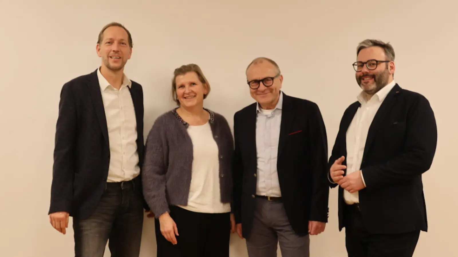 Dr. Marko Hedler, Petra Schweizer, Dr. Ulrich Grünwald und Hans Heinrich Unger (von links) wünschen sich eine schnellere Umsetzung von Ideen und Initiativen für Feuchtwangen. (Foto: Martina Haas)