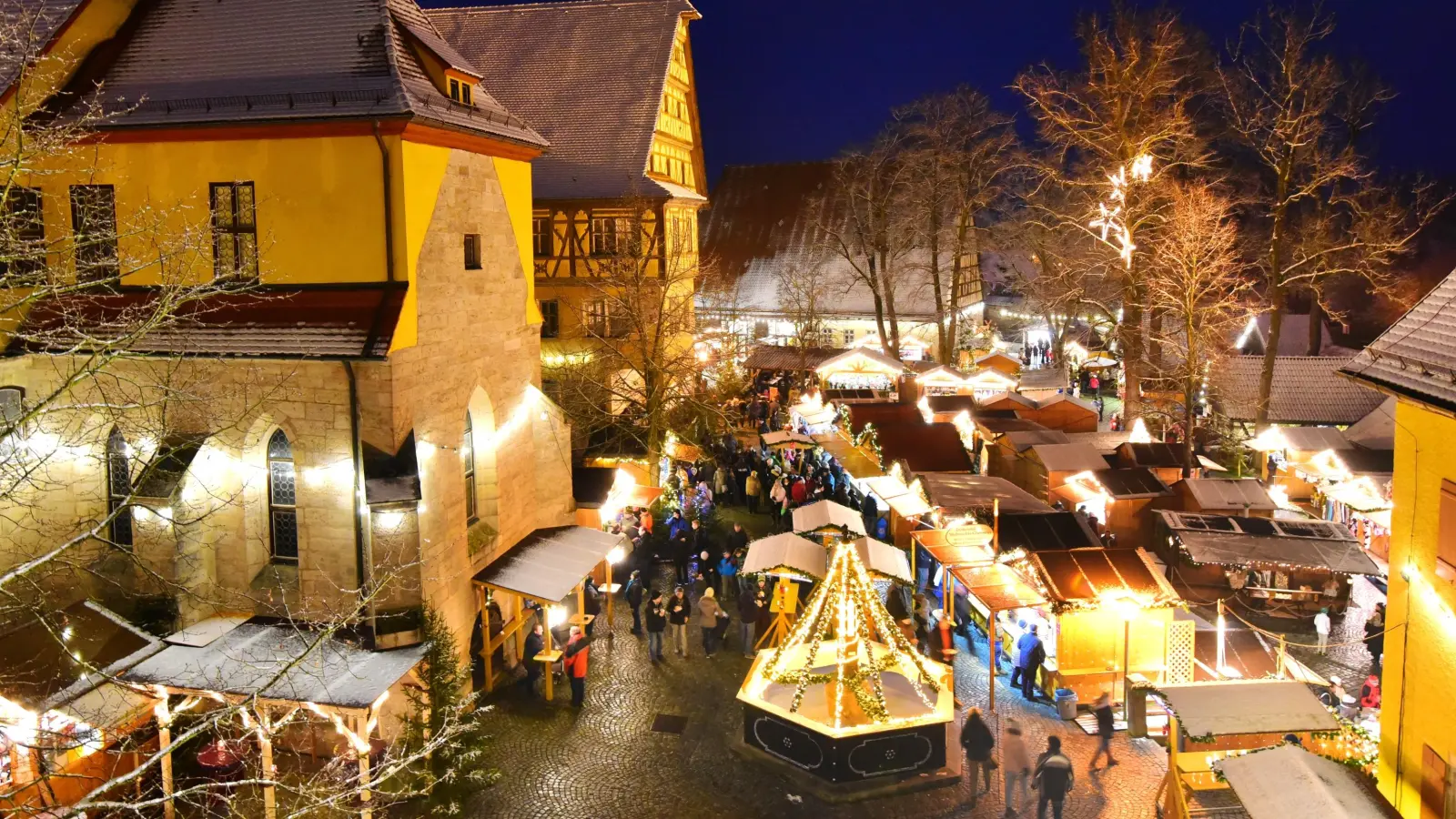 Der Spitalhof in Dinkelsbühl nimmt nun wieder den Weihnachtsmarkt 2024 in Dinkelsbühl auf, (Archivbild: Jim Albright)