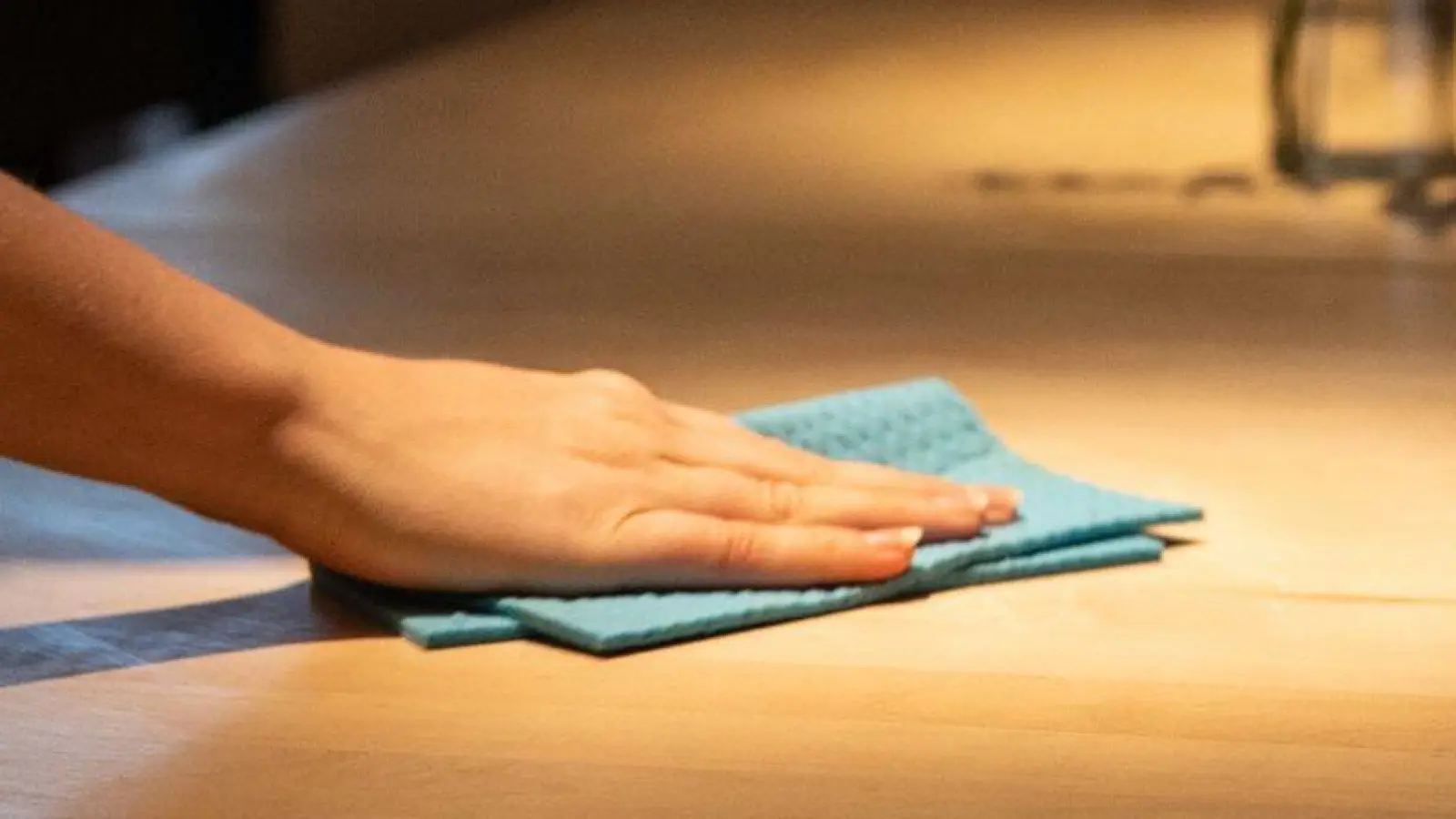 Saubere Regeln für Minijobber: Gesetzliche Feiertage gelten auch für sie –&nbsp;Ausnahmen gibt's trotzdem für bestimmte Branchen.  (Foto: Hannes P Albert/dpa/dpa-tmn)