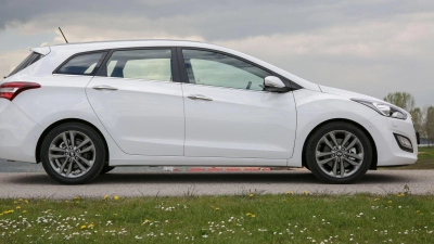 Geht in die Verlängerung: Den Golf-Gegner i30 gibt es auch als Kombi cw. (Foto: Hyundai/dpa-tmn)