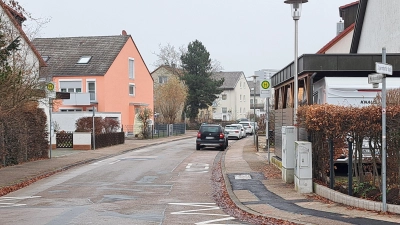 Gemäß den Angaben der Stadt sind derzeit drei Anwohnerparkausweise für die Karlsbader Straße sowie die Flur- und die Mariusstraße (im Bild) im Umlauf. Die generelle Nachfrage sei seit Jahren rückläufig. (Foto: Florian Schwab)