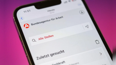 Die Arbeitslosigkeit in Deutschland ist im Februar leicht gesunken, die Zahl der Arbeitslosen bleibt aber oberhalb der Grenze von drei Millionen.  (Foto: Julian Stratenschulte/dpa)