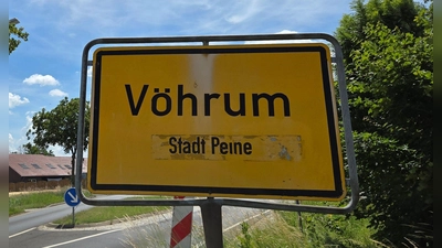 Bei einem begleiteten Freigang und Besuch in Vöhrum gelang einem verurteiltem Mörder die Flucht.  (Foto: Christian Brahmann/dpa)