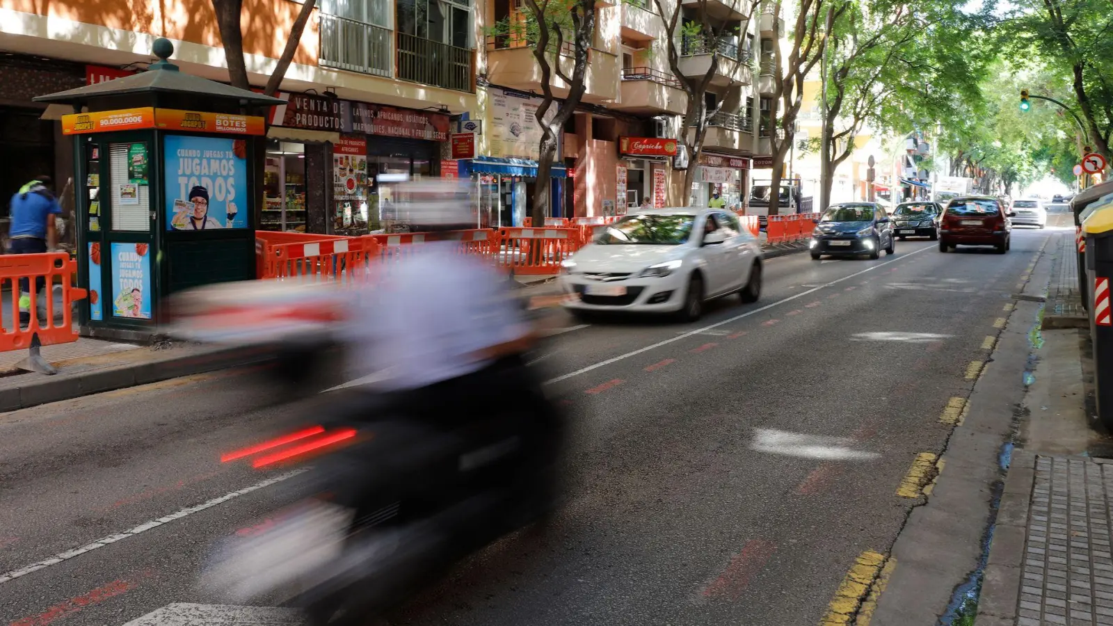 Schnell bezahlen lohnt sich: In Spanien gibt es 50 Prozent Rabatt auf Bußgelder, wenn sie innerhalb von 20 Tagen beglichen werden. Autofahrer sollten dennoch die Verkehrsregeln und Parkvorschriften kennen um es gar nicht erst so weit kommen zu lassen. (Foto: Clara Margais/dpa/dpa-tmn)