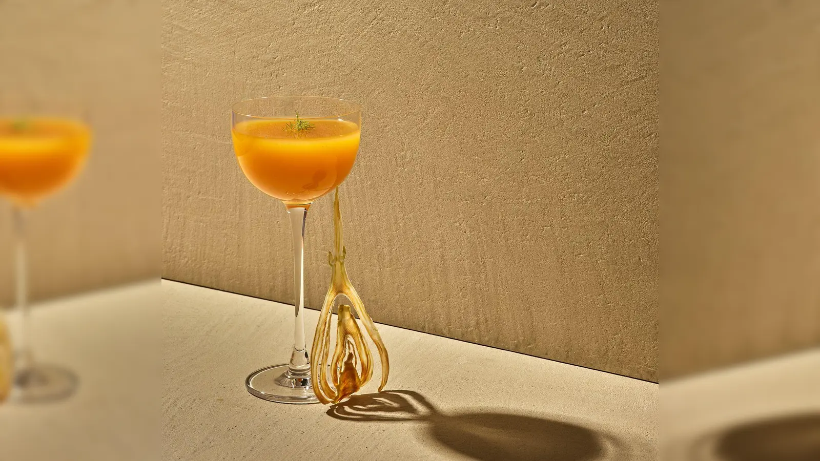 Mango Fenchel Shrub: Viel Säure gepaart mit Frucht. (Foto: Vivi D´Angelo/Südwest Verlag/dpa-tmn)