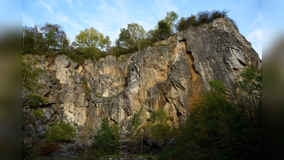 Unglück beim Bungee-Jumping - eine 21-Jährige starb in einem Steinbruch. (Foto: Bernd Thissen/dpa)