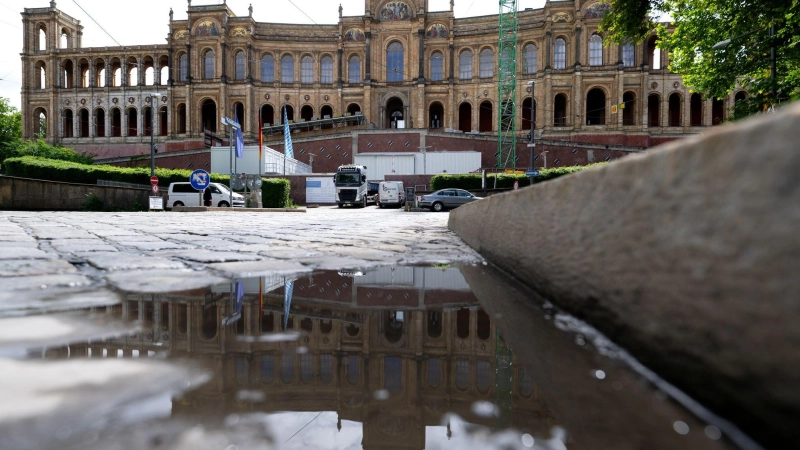 Die Abgeordneten des bayerischen Landtags bekommen ab Juli mehr Geld. (Foto: A4366 Sven Hoppe/dpa)