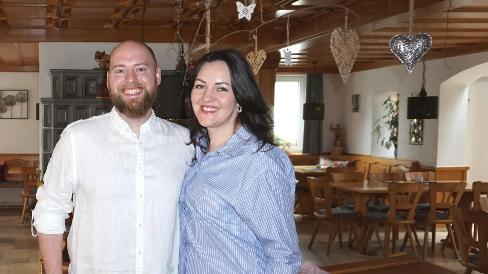Andreas Hofmann und seine Frau Alexandra sind das Dream-Team im Gasthaus Zum Schmied in Kettenhöfstetten. (Foto: Andrea Walke)