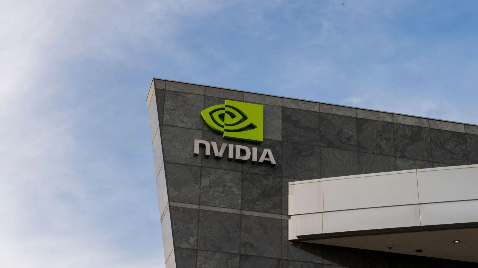 Nvidia dominiert das Geschäft mit Chips für Künstliche Intelligenz. (Archivbild) (Foto: Andrej Sokolow/dpa)