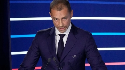 Aleksander Ceferin, Präsident der UEFA, hält seine Rede während des 48. UEFA-Kongresses. (Foto: Christophe Ena/AP/dpa)