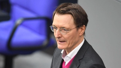 Gesundheitsminister Karl Lauterbach spricht bei der Debatte zum Gesetz zur kontrollierten Freigabe von Cannabis im Bundestag. (Foto: Serhat Kocak/dpa)