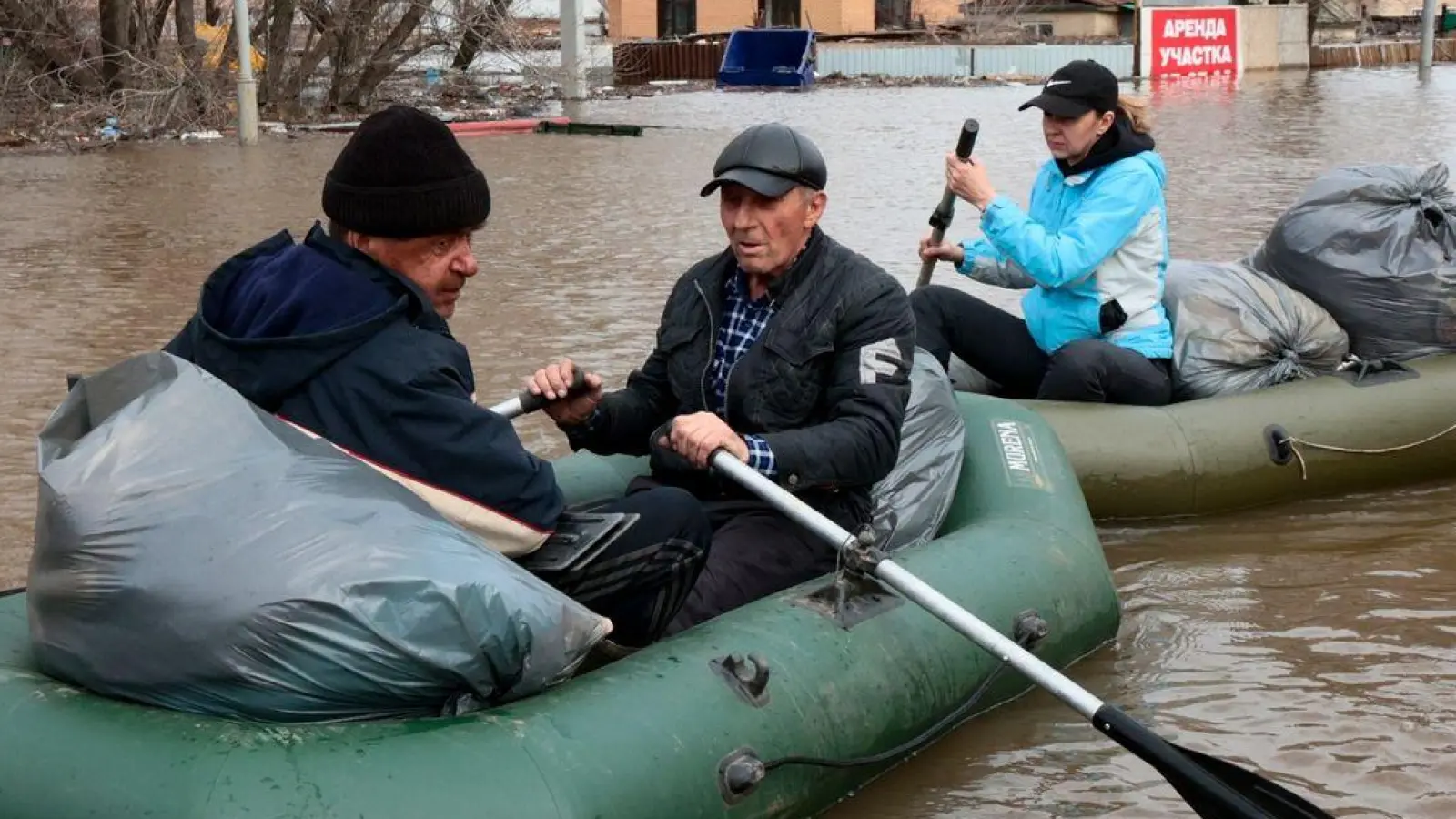 „Begeben Sie sich unverzüglich an einen sicheren Ort!“ (Foto: v.v.smolnikov/AP/dpa)