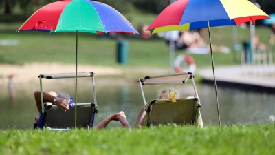 Lupenreines Badewetter - laut DWD zum Start in die neue Woche aber nur im Südwesten. (Symbolbild) (Foto: Thomas Warnack/dpa)