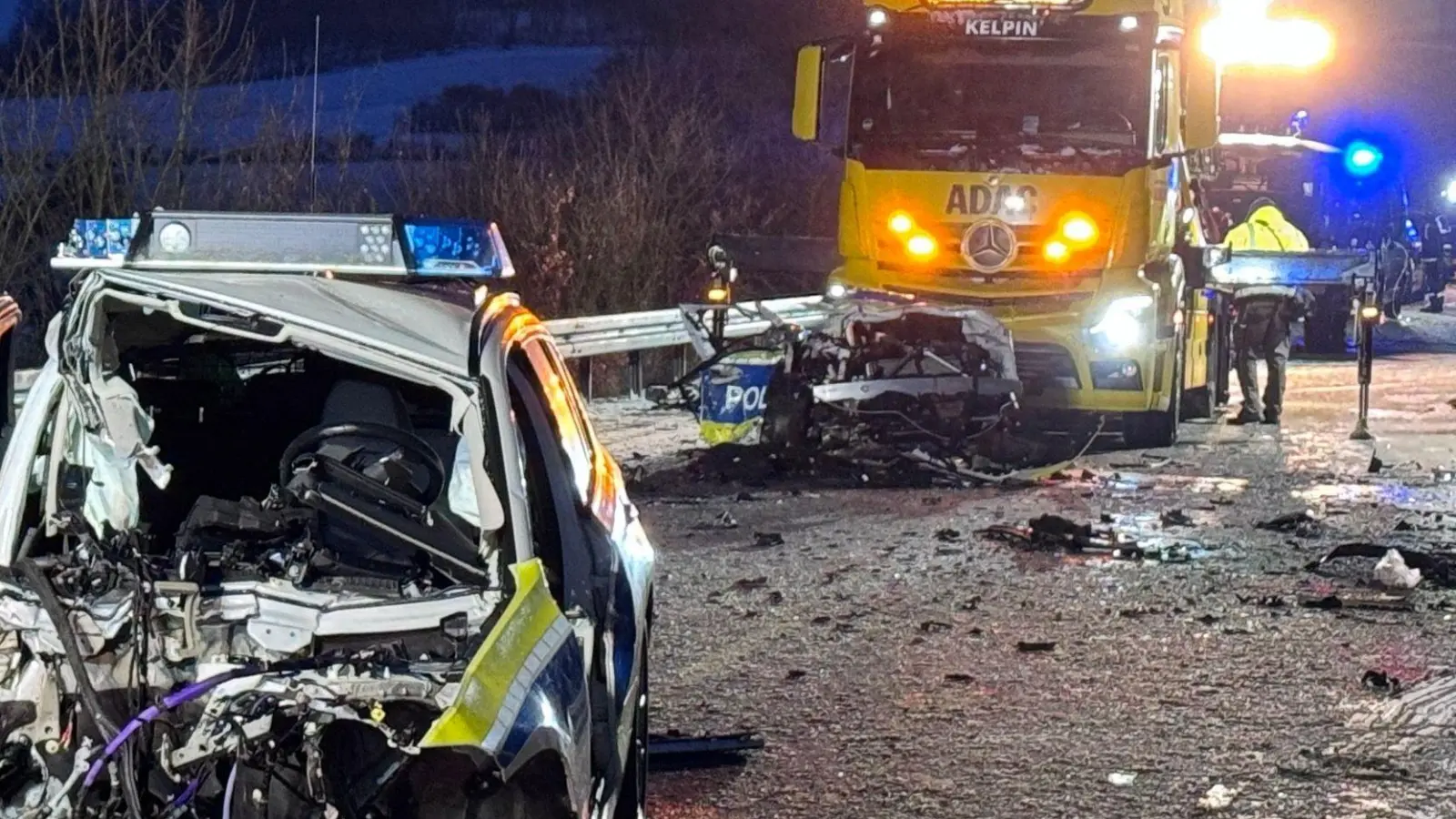 Zahlreiche Einsatzkräfte waren vor Ort.  (Foto: Stephan Fricke/News5/dpa)