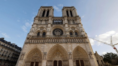 Nach über fünfjährigen Restaurierungsarbeiten wurde die Kathedrale Notre-Dame wiedereröffnet. (Foto: Ludovic Marin/POOL AFP/AP/dpa)