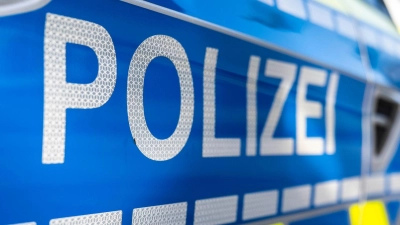 Ungefähr 100 Sammlermünzen wurden bei einer Kontrolle an der Grenze zu Tschechien bei Furth im Wald gefunden. (Symbolbild) (Foto: David Inderlied/dpa)