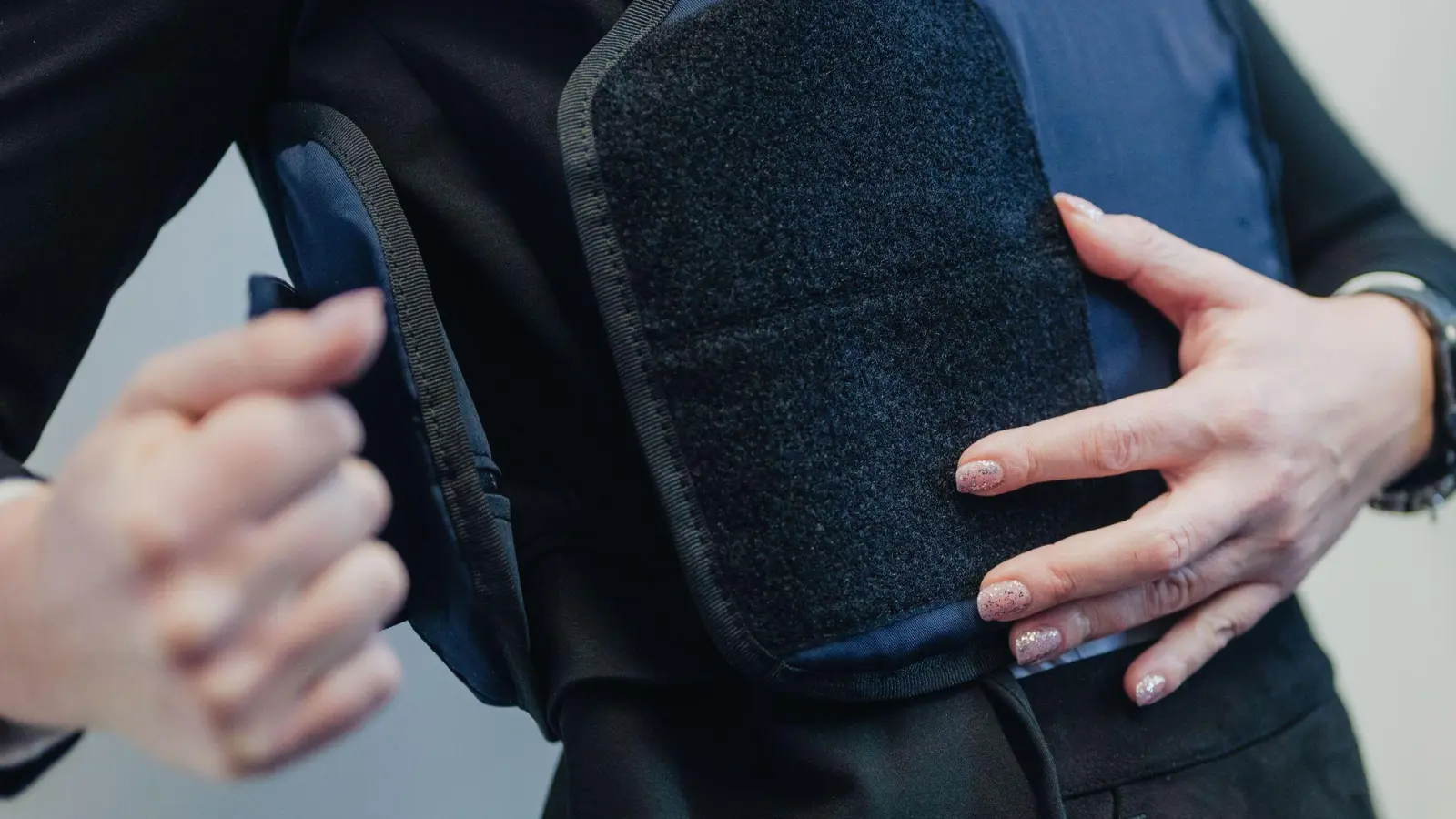 Der Bundesvorsitzende des DGVB fordert besseren Schutz für Mitarbeiter. (Archivbild) (Foto: Marius Becker/dpa)