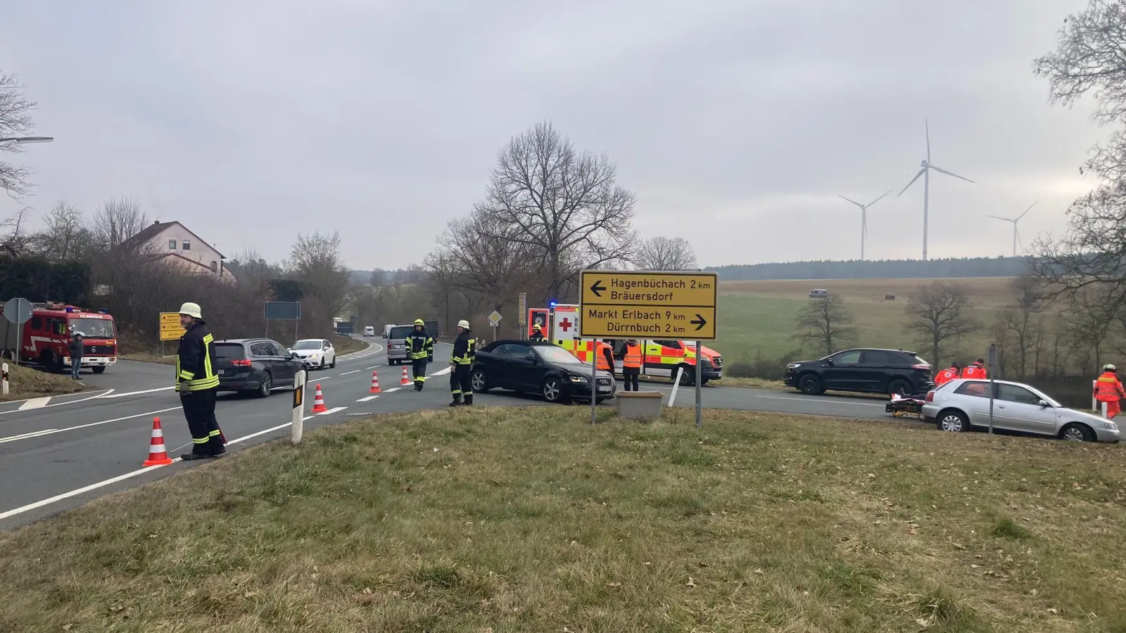 Ein 84-Jähriger übersah beim Queren der B8 mit seinem Fahrzeug den Pkw einer 59-Jährigen. Die Fahrzeuge kollidierten.  (Foto: Rainer Weiskirchen)