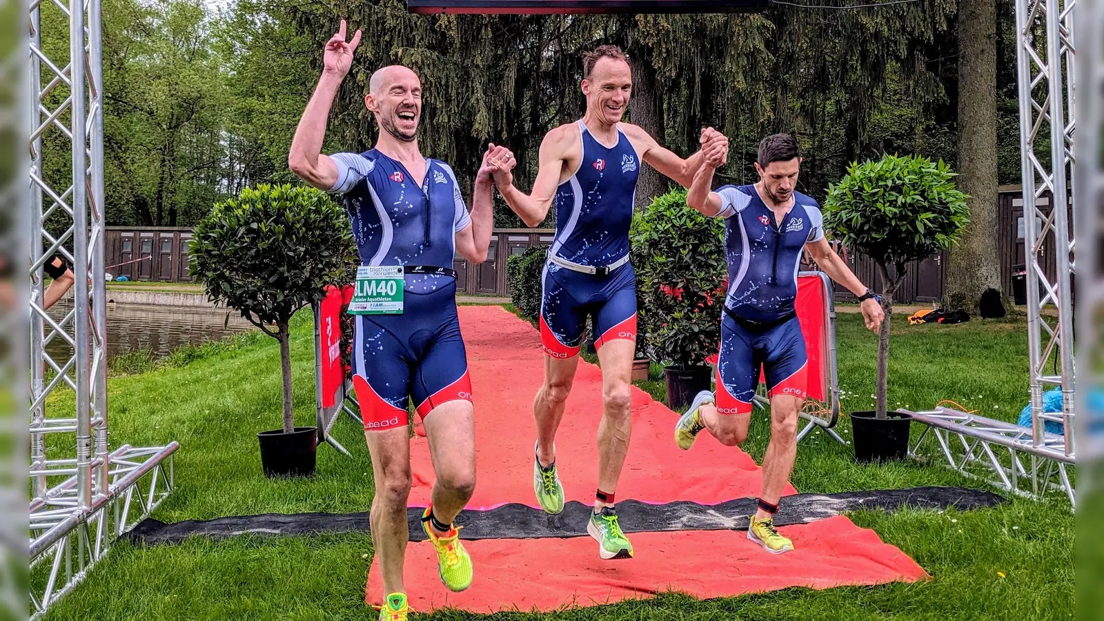 Gemeinsam ins Ziel: Die Herrieder Matthias Ries, Tobias Müller und Tobias Danzer waren mit ihrer Leistung zufrieden. (Foto: Tobias Keilwerth)