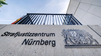 Verhandelt wird gegen den ehemaligen Bundeswehrsoldaten am Landgericht Nürnberg-Fürth. (Archivbild: Daniel Karmann/dpa)