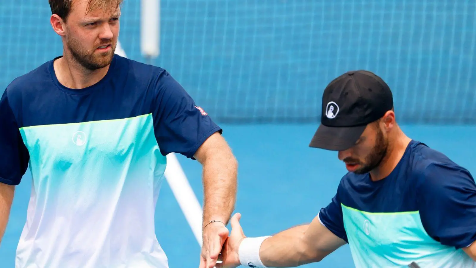 Auf Kevin Krawietz (l) und Tim Pütz war im Davis Cup wieder Verlass. (Foto: Frank Molter/dpa)