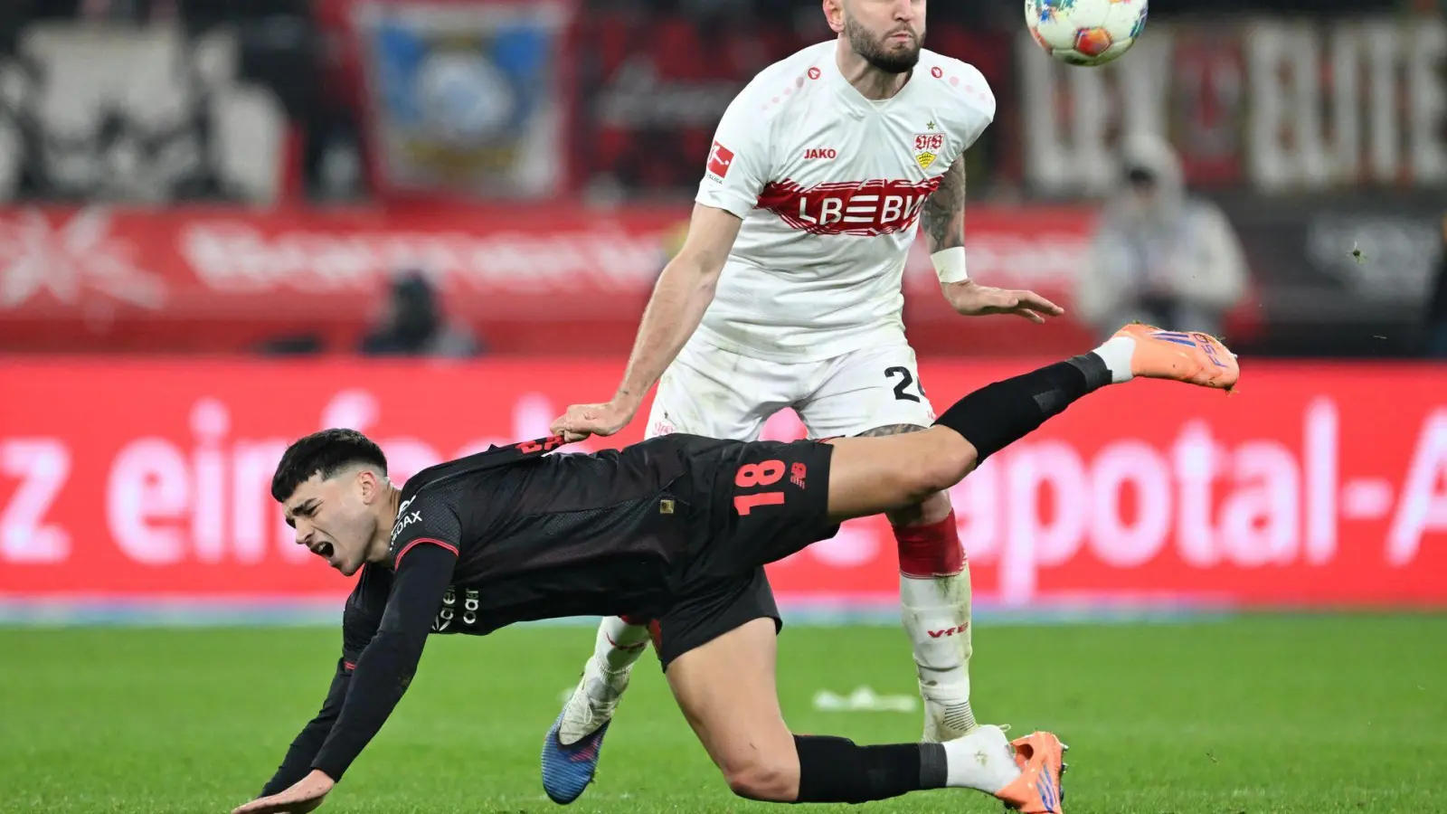Wechselt nach Gladbach: Leverkusen-Stürmer Alejo Sarco (l). (Foto: Federico Gambarini/dpa)