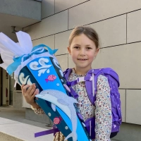 Lea Demmert freut sich in Rothenburg, dass sie nun ein Schulkind ist. (Foto: Corinna Müller)