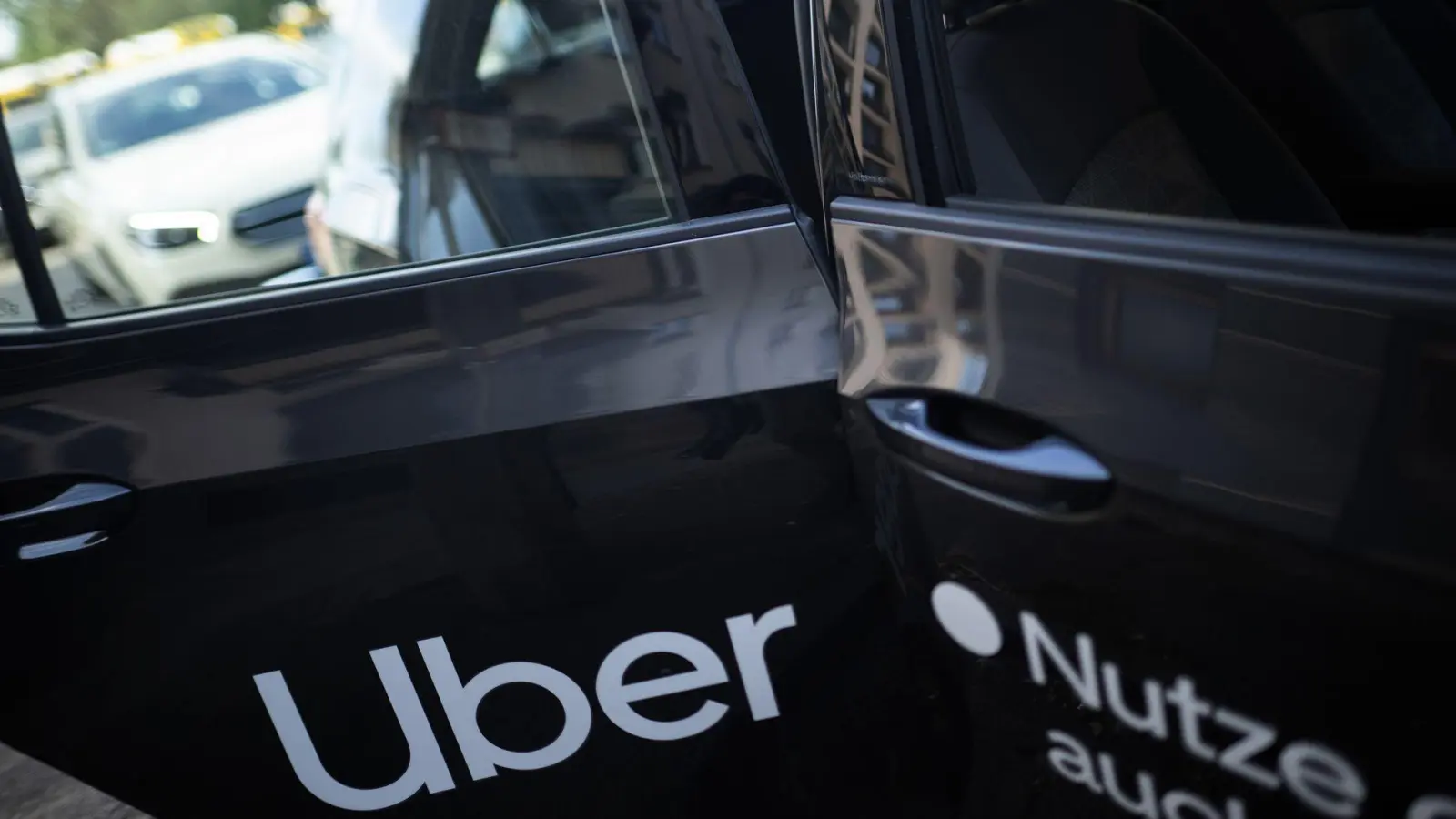 Die Vorinstanzen gaben dem Taxiunternehmen recht. (Archivbild) (Foto: Sebastian Gollnow/dpa)