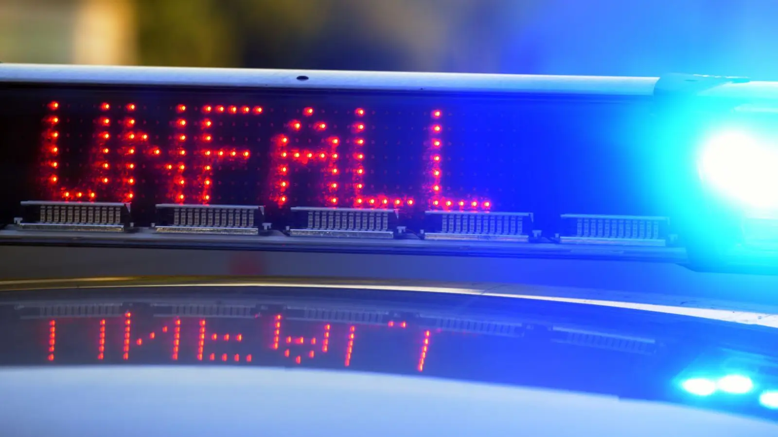 Bei einem Unfall auf der A6 wurden drei Personen verletzt. (Symbolbild: Stefan Puchner/dpa)